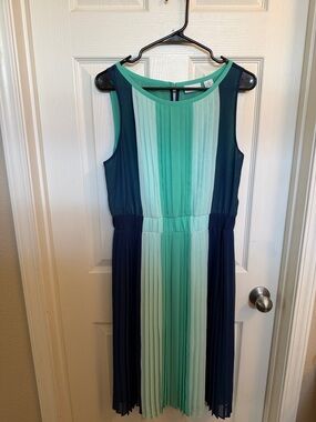 Liz Claiborne Teal & Navy Pleated Midi Dress